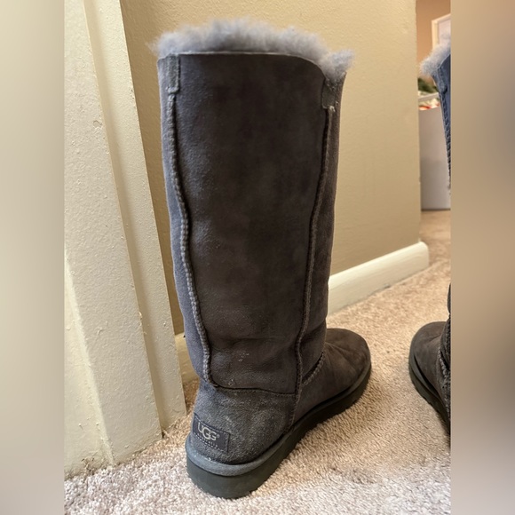 UGG Bailey Button Triplet II Boot - size 8 - FOLDABLE multiple ways to wear! - Picture 8 of 13